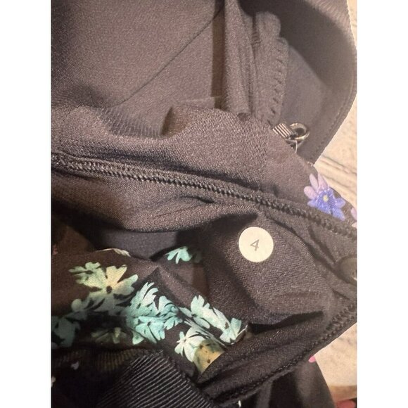 Lululemon Run: Bandit Jacket Petal Pop Multi / Black Size 4 - Picture 10 of 15